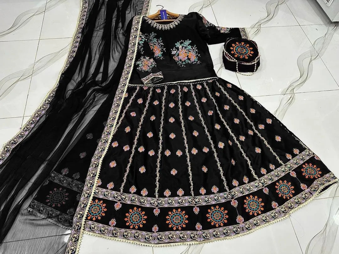Exquisite 4 Pcs Silk Embroidered Lehenga Choli Set